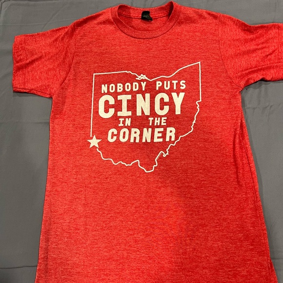 Tultex Red T-Shirt - Picture 1 of 2